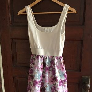 Cocktail dress with pockets